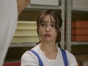 Nhìn crush giả vờ ngủ chụp ảnh khỏa thân với sếp